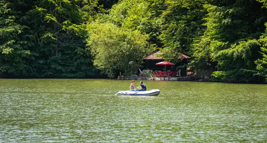 Boating on Parz Lake