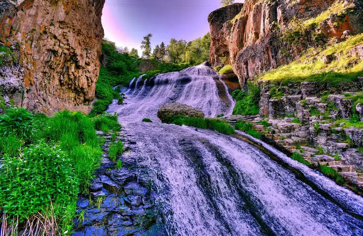 Wanderung zum Jermuk-Wasserfall