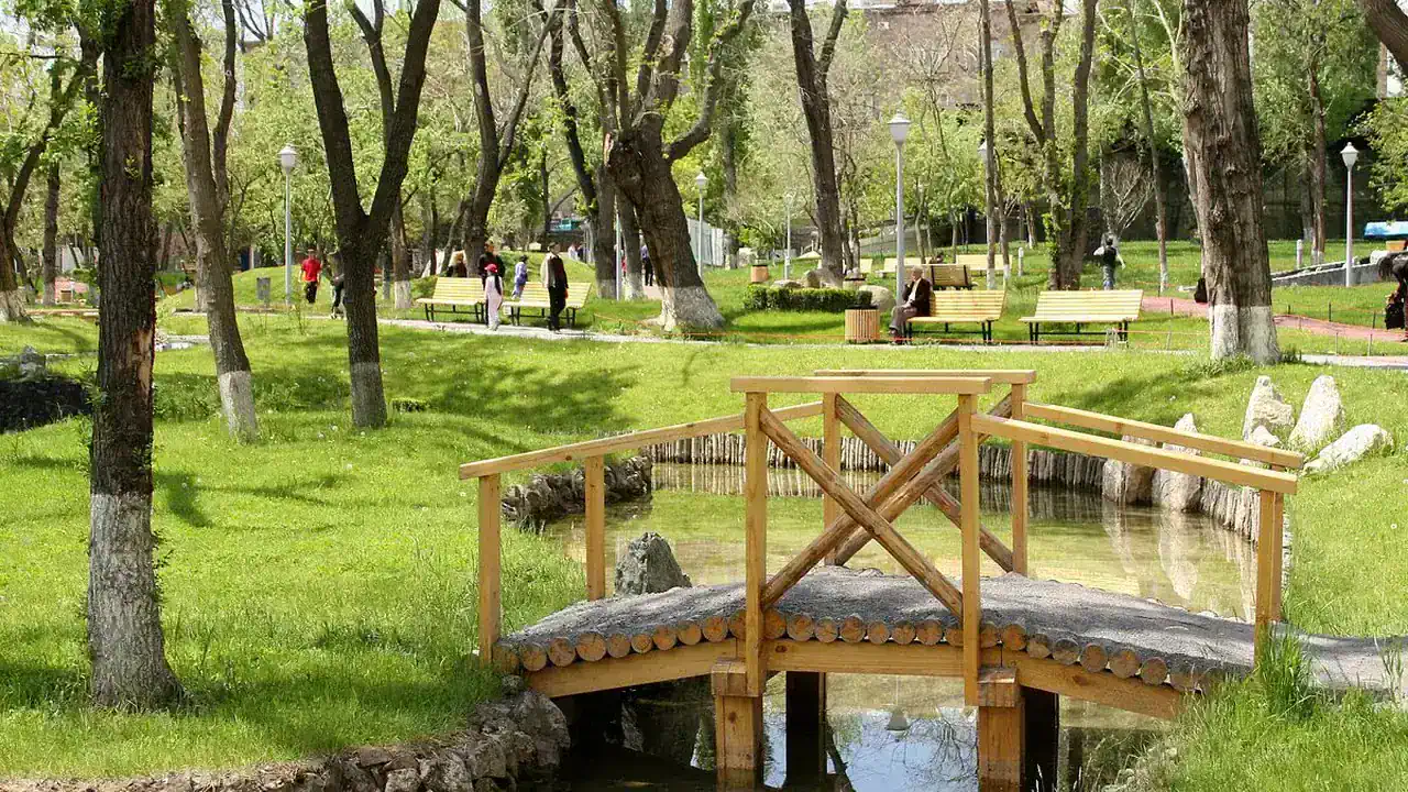 Lovers' Park (Japanese garden) stroll