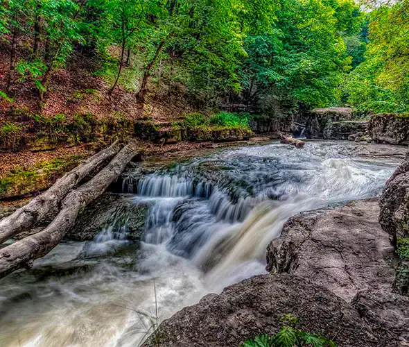 Yenokavan-Lastiver caves & waterfall hike